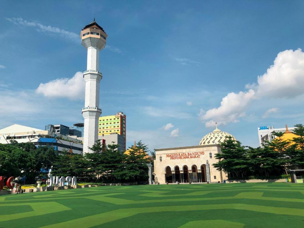 Vio Hotel Veteran Bandung Eksteriør billede